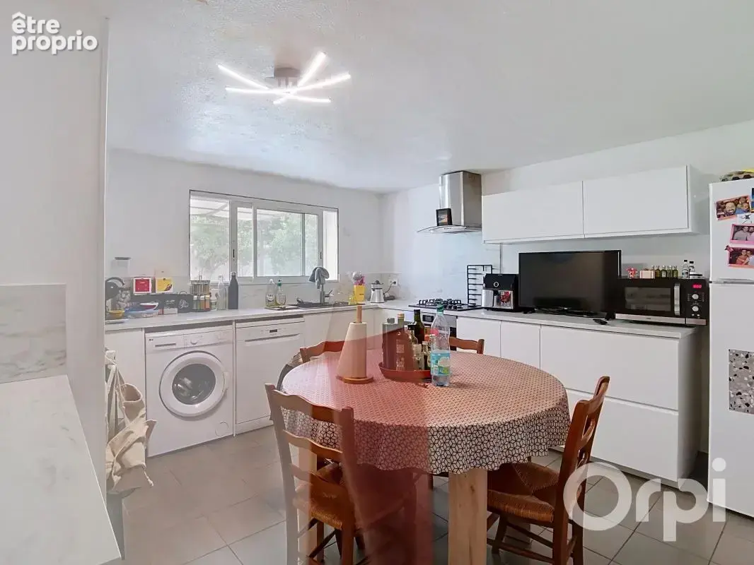Ollioules (83190) Maison type 7 de 180m²  avec jardin et piscine - photo 10