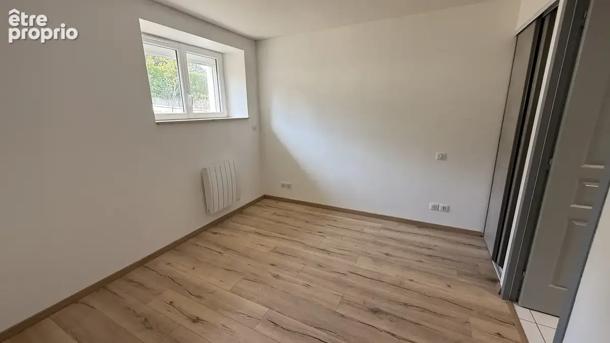 Maison en pierre rénovée avec terrain attenant - photo 6