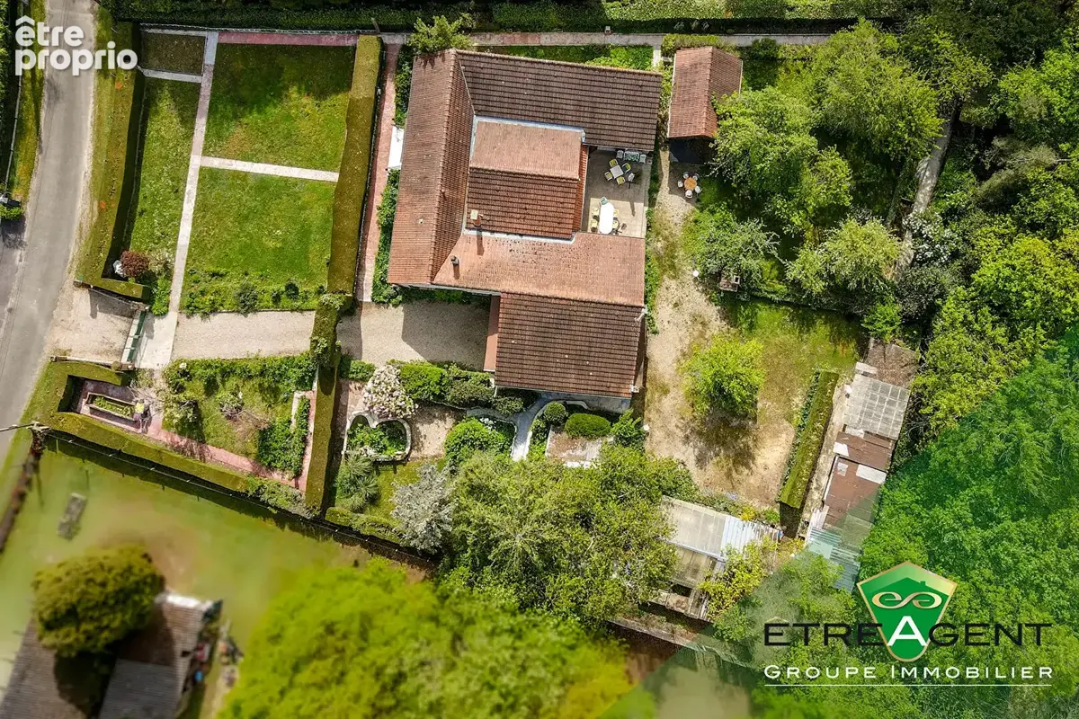 Maison de PLAIN-PIED LE VAL DORÉ - 208 m² - 5 chambres - photo 3