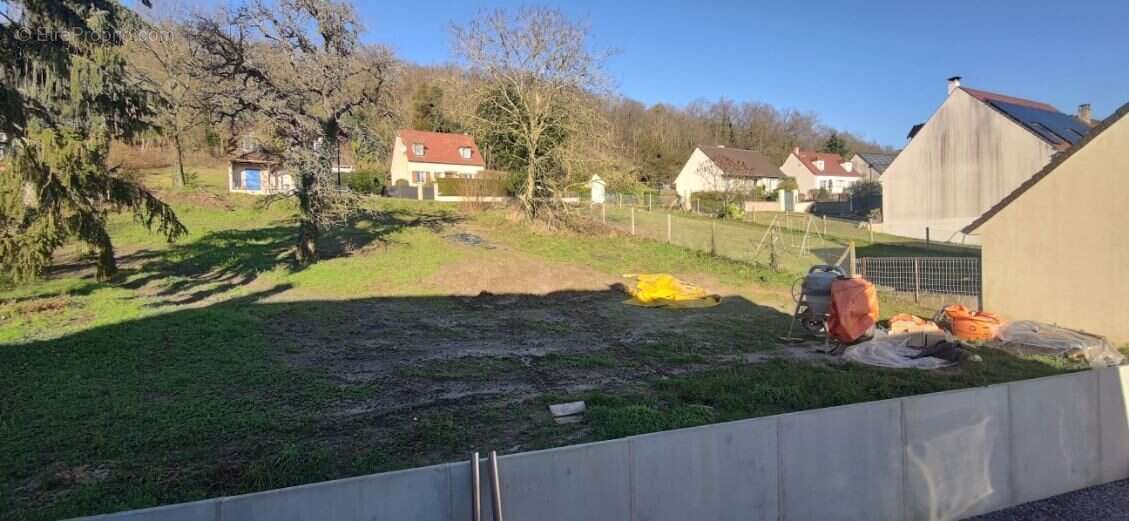 Terrain à VIC-SUR-AISNE