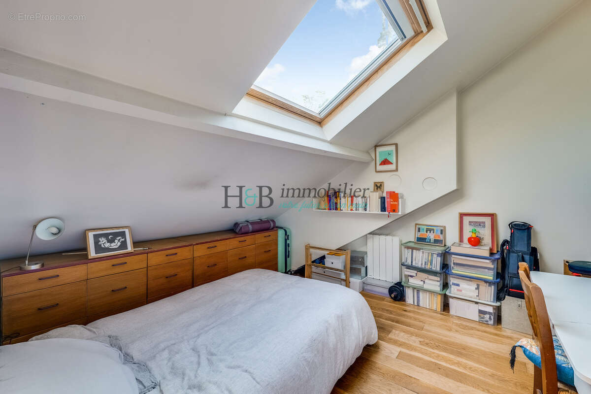 Appartement à LES LILAS