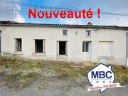 Maison à MONTREVAULT