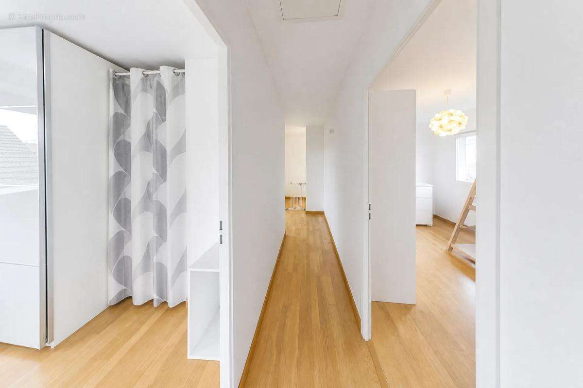 Maison de 4 pièces de 105 m² à Lully - photo 10