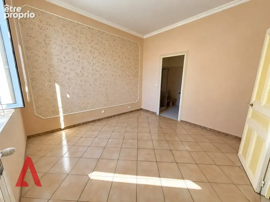 Élégante maison de caractère de 300 m²  Beaux volumes  Belle hauteur sous plafond - photo 7