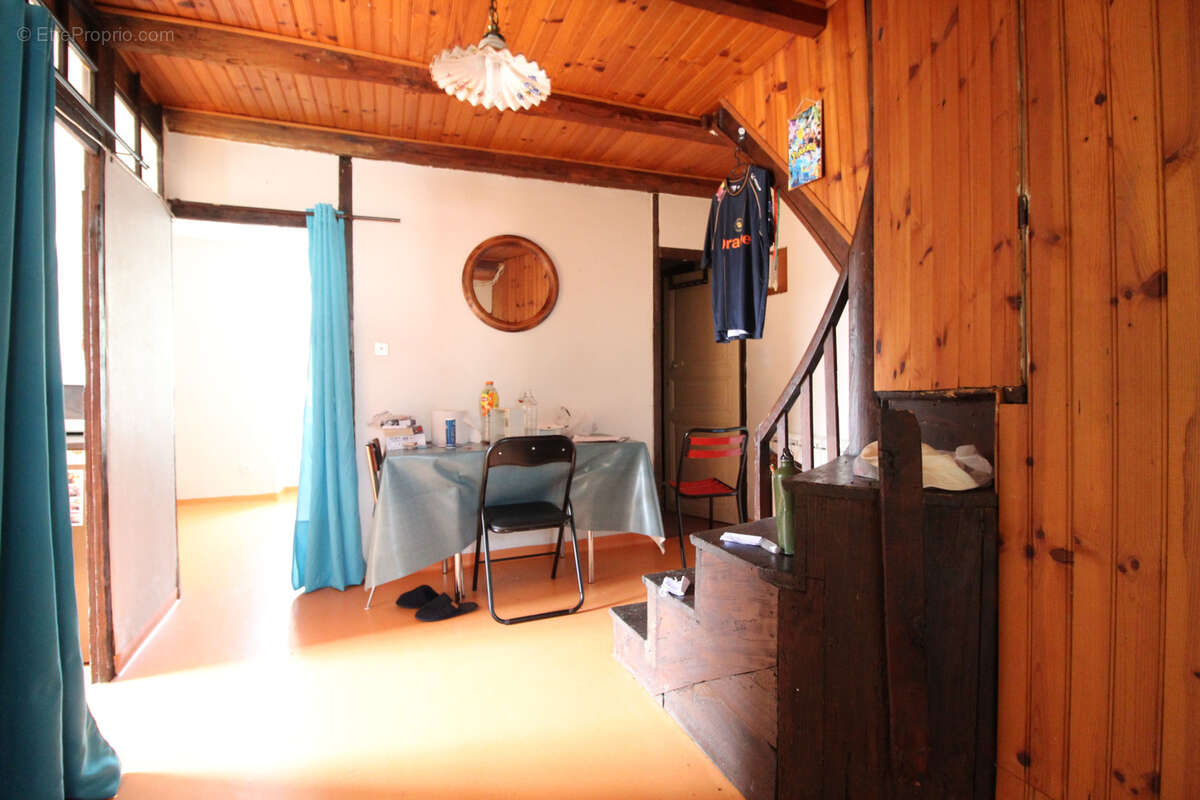 Maison à SAINT-SERNIN-SUR-RANCE