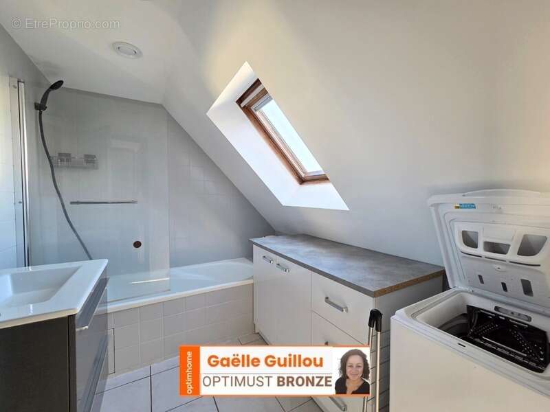 PLOUESCAT Centre : Appartement- meublé et équipé 2 chambres + Parking - photo 5