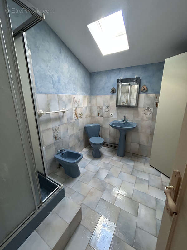 Maison familiale avec 4 chambres et jardin - proches commerces - photo 12