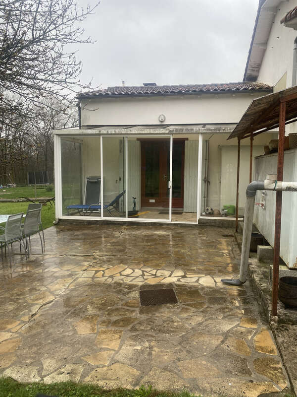 Maison à SAINT-GEORGES-DES-COTEAUX
