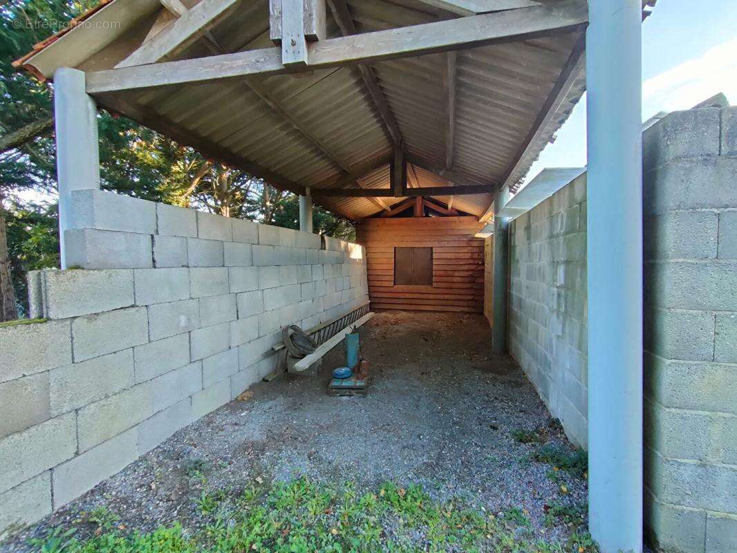 Maison à SAINT-MARTIN-DES-TILLEULS