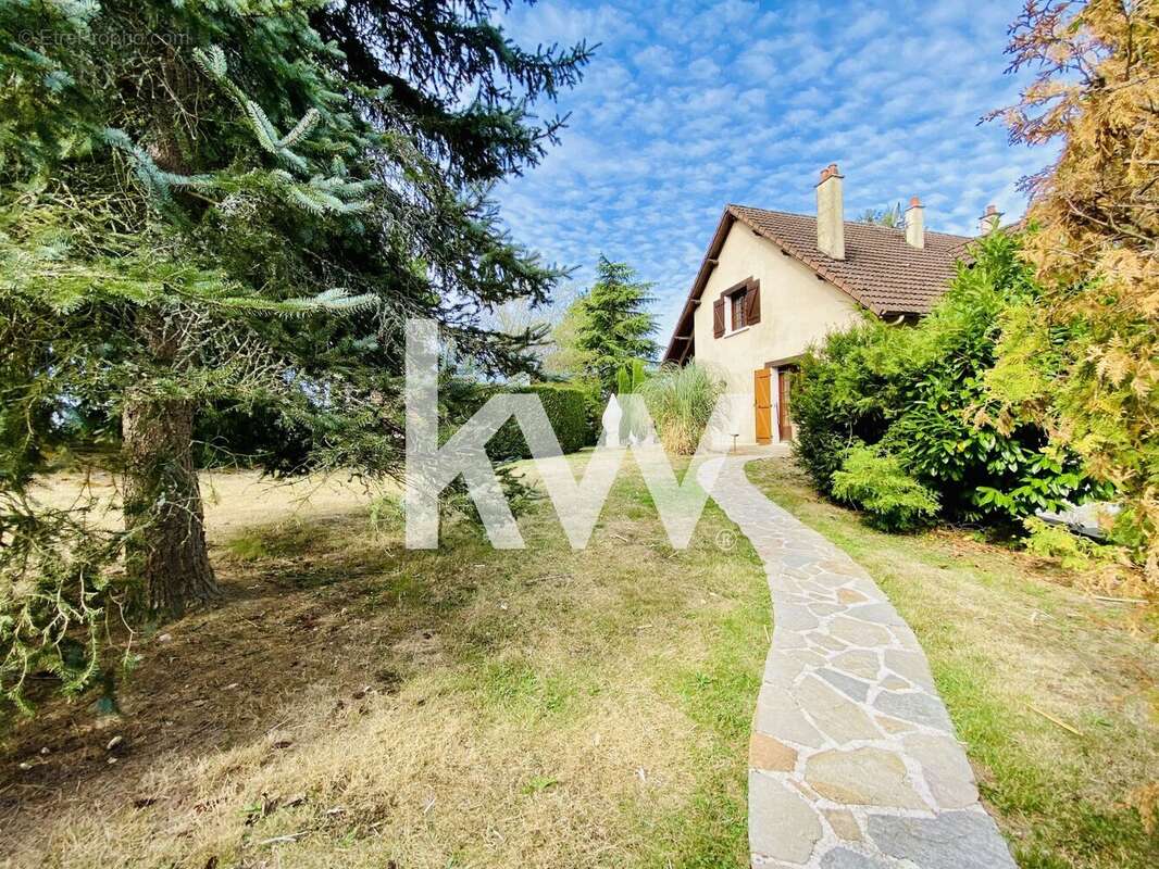 Maison à VERNEUIL-SUR-VIENNE