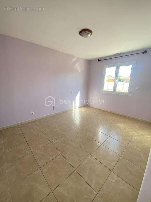 Maison à VILLENEUVE-LES-BEZIERS