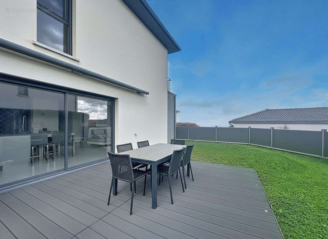 Maison à POLLIONNAY