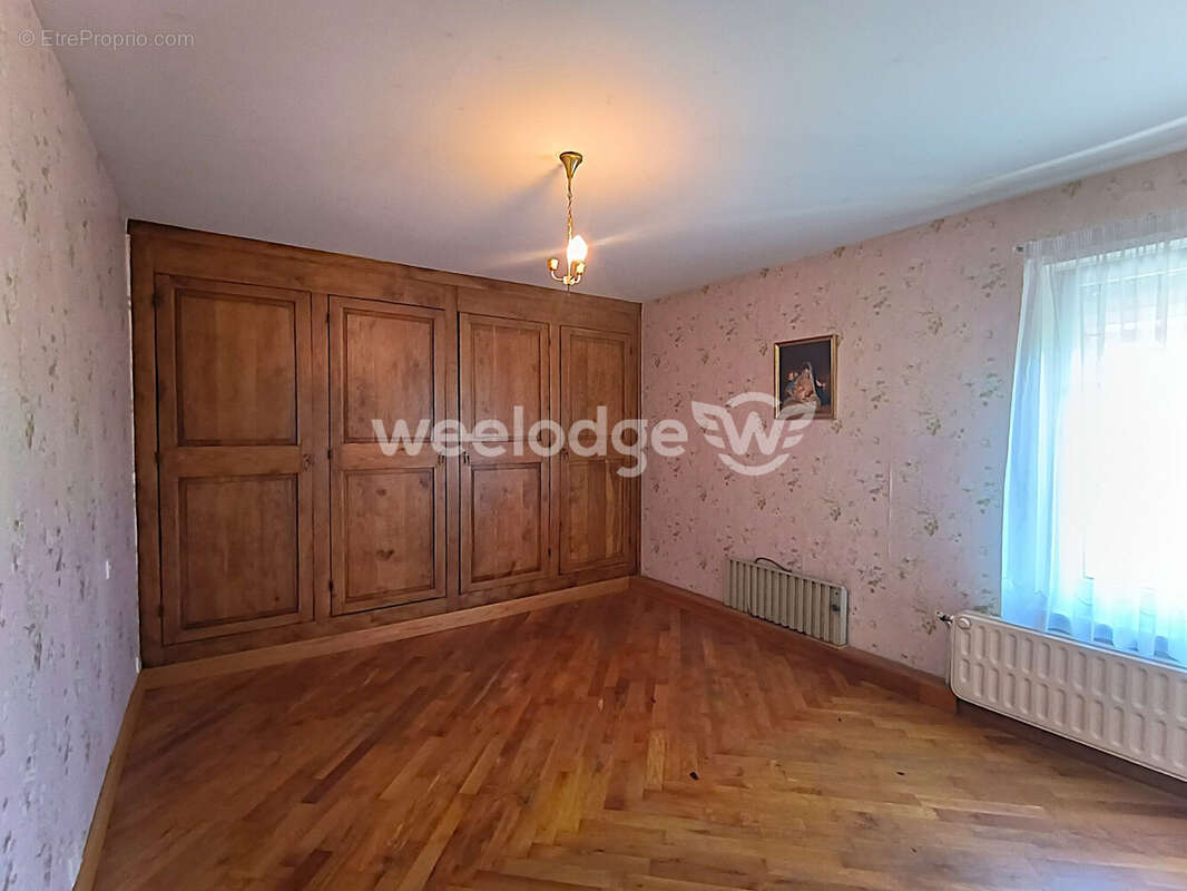 Maison à SAINT-REMY-CHAUSSEE