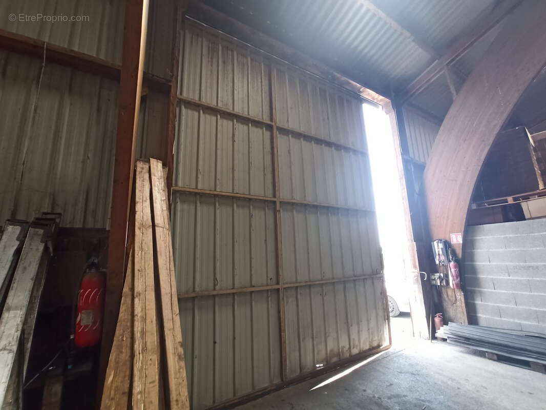 Commerce à SAINT-JUNIEN