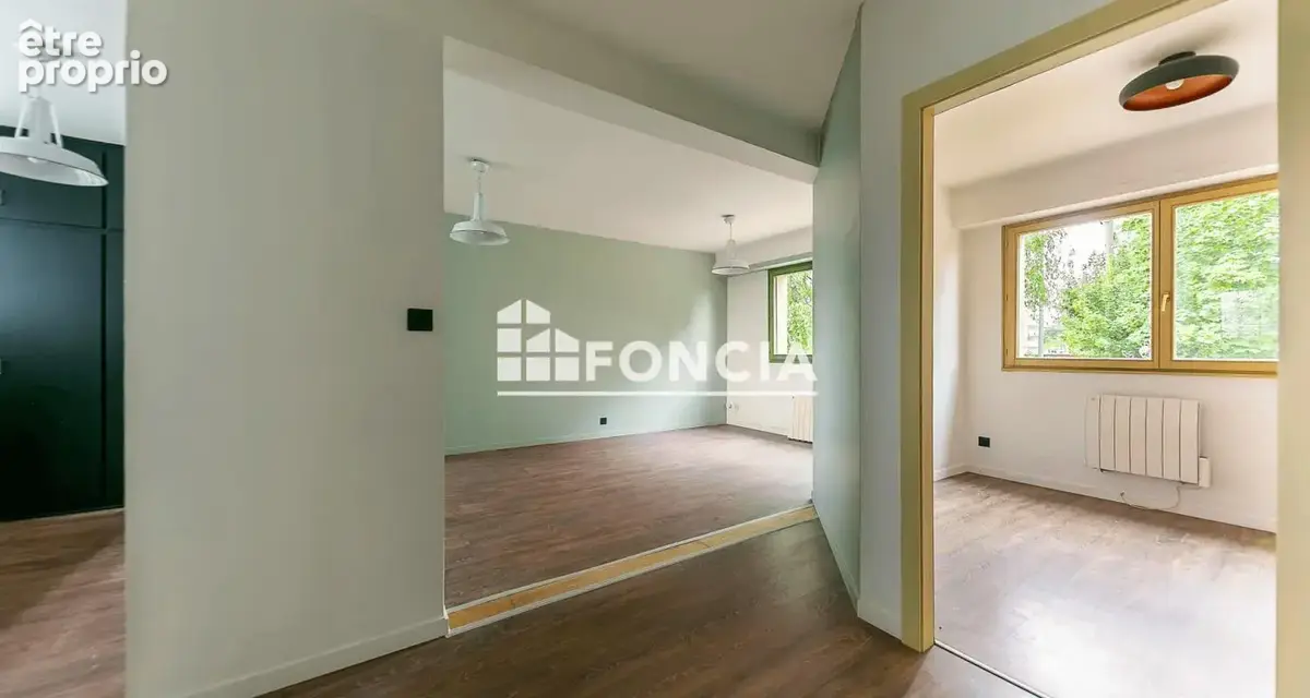 Exclusivite foncia - beau deux pieces a deux pas de l'arret de tram marais - photo 2