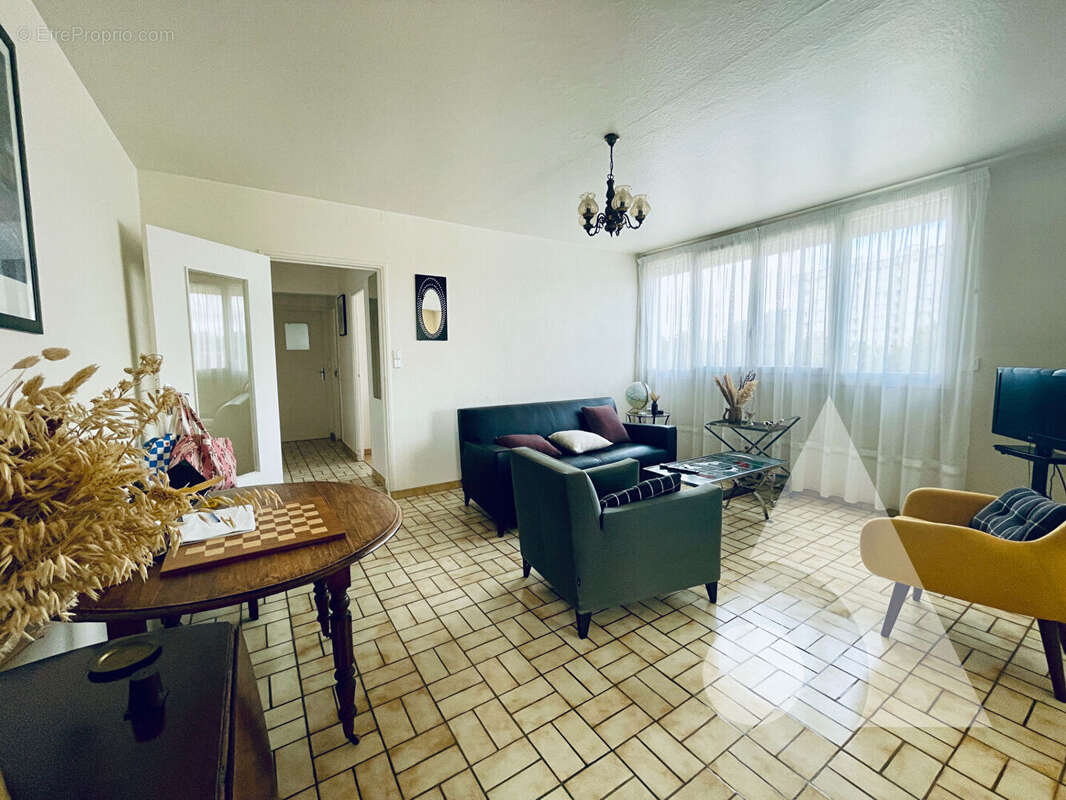 Appartement lumineux,  Troyes 3 pièce(s) 71.54 m2 - photo 2