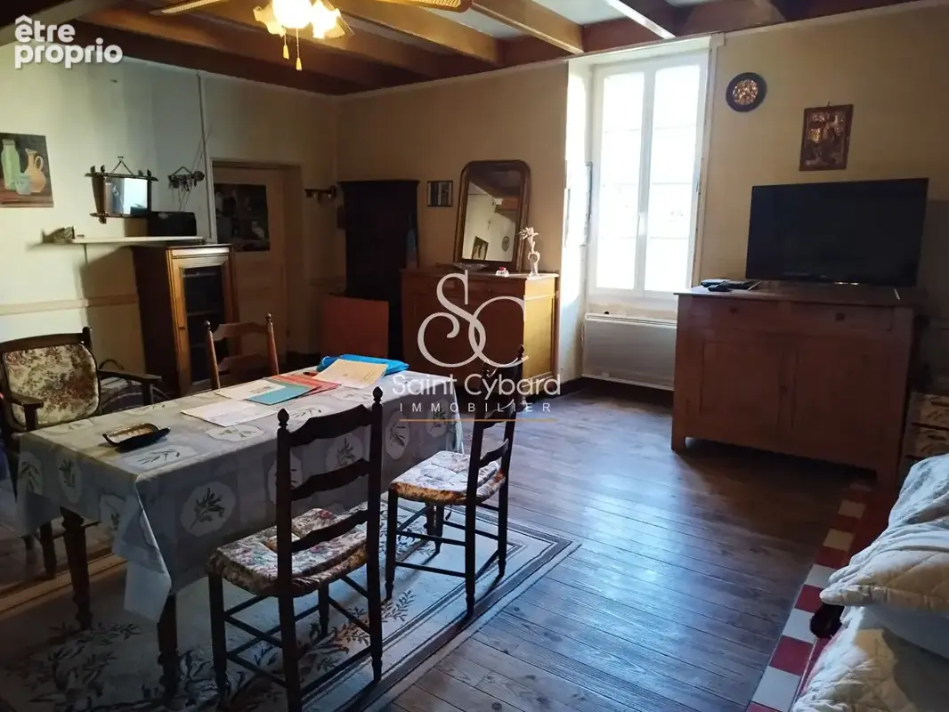 À vendre : Corps de ferme à Douzat - 7 pièces, 5 chambres - photo 11
