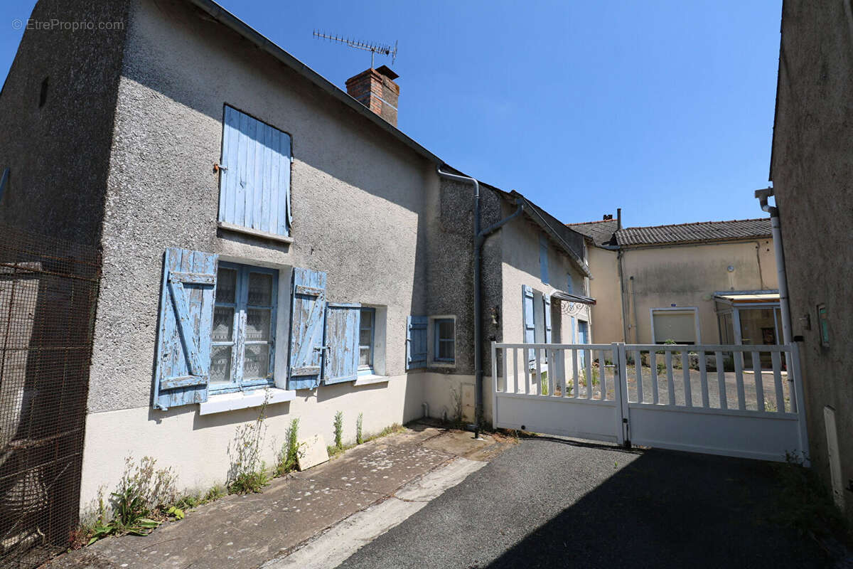 Maison à CHAVAGNES