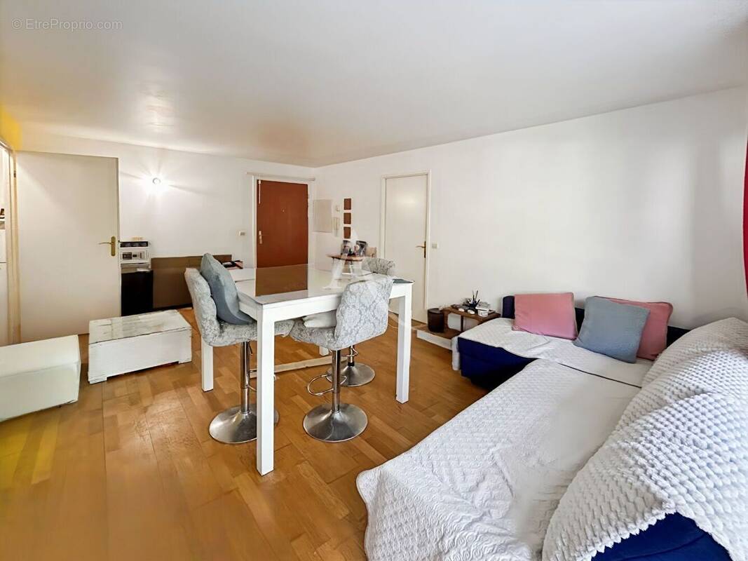 Appartement à COURDIMANCHE