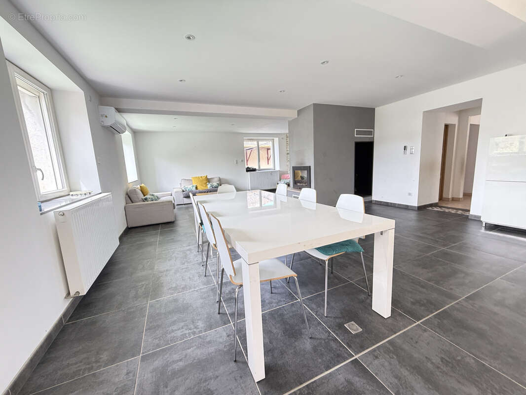 Maison familiale rénovée avec piscine   Saint-Jean-le-Vieux - photo 10