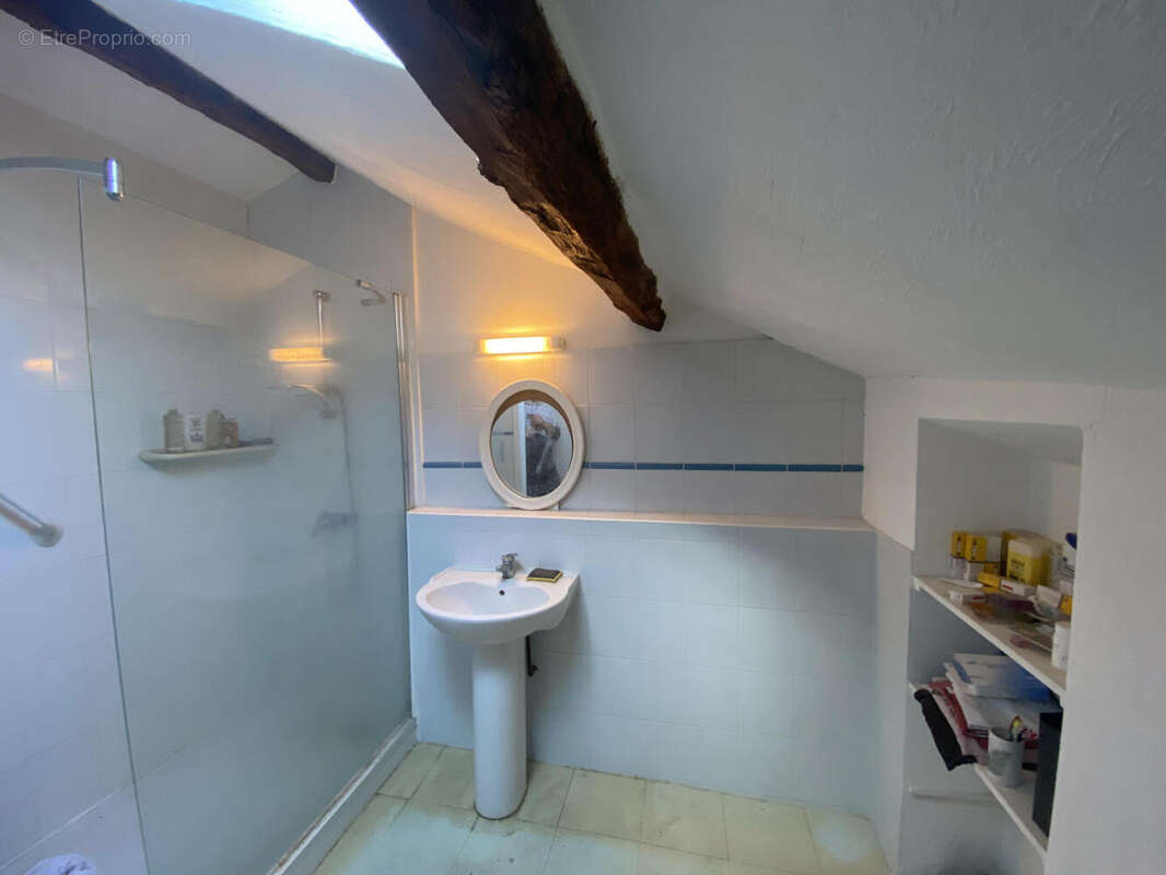 sdb etage - Maison à SAINT-MARTIAL