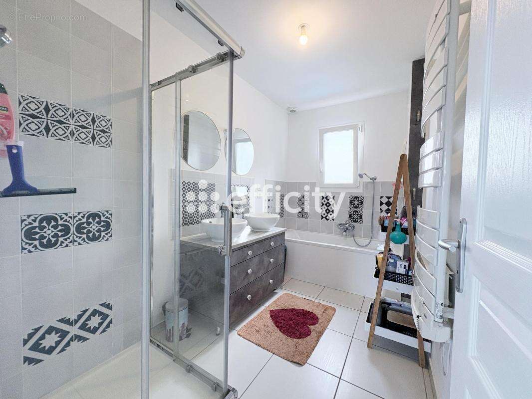 Maison 126 m² à Moyon  - photo 7