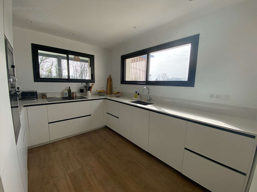 Maison à SERRES-CASTET