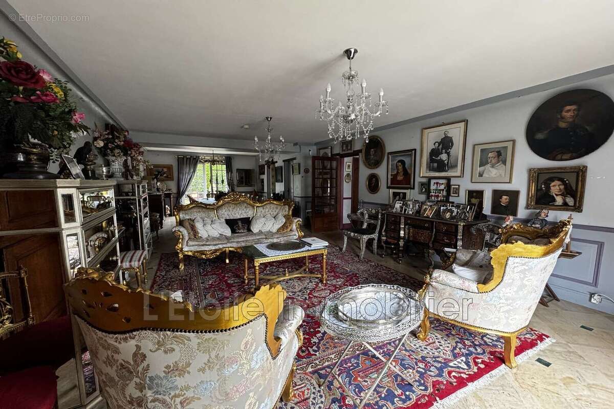 Maison à FEINGS