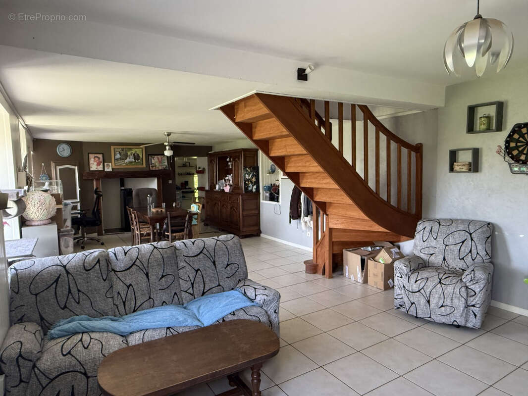 Maison à SAINT-GERMAIN-LES-BELLES