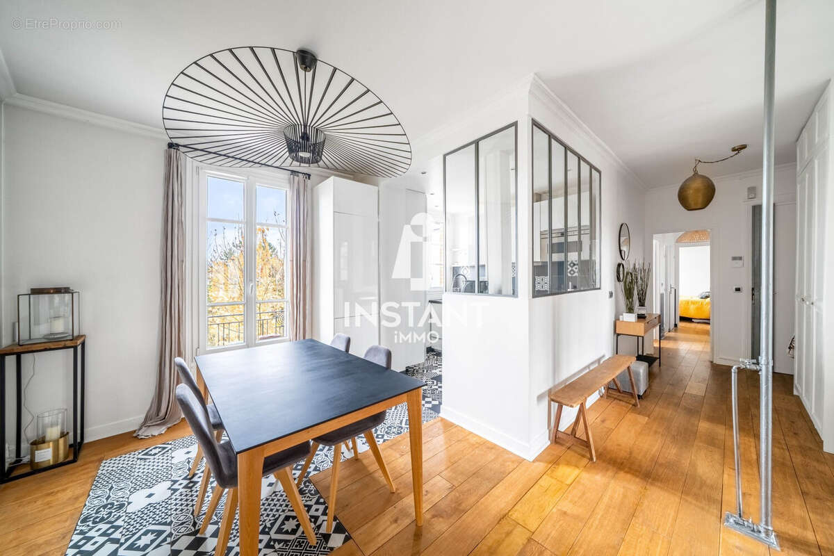 Appartement à PARIS-16E