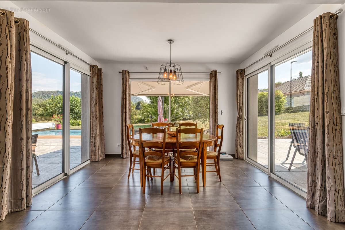 Maison à CHINDRIEUX