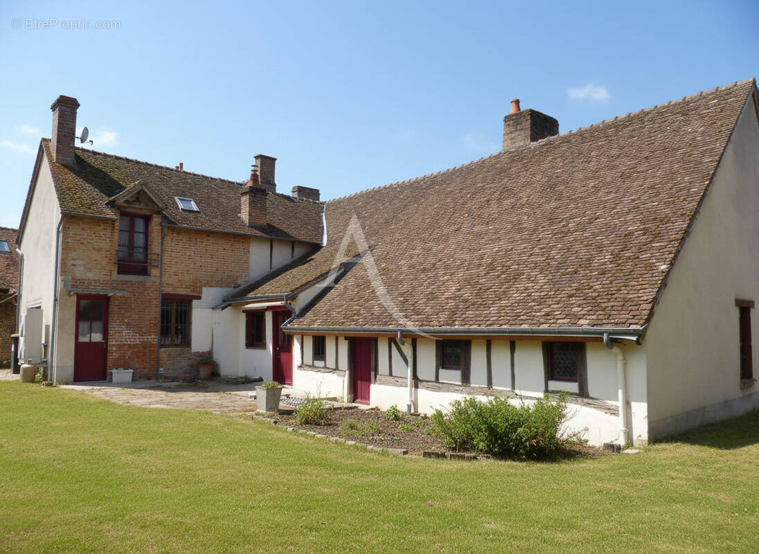 Maison à CHAUMONT-SUR-THARONNE