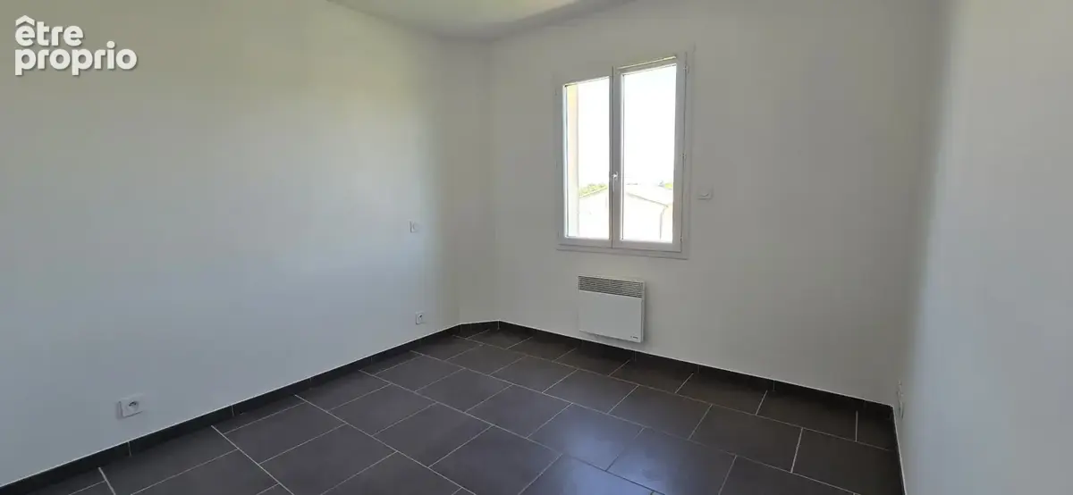 Colline impasse au calme villa  t4/5 sh 102 m2 3 ch veranda alu terrain 350 m2 piscine 7 x 4 m - photo 8