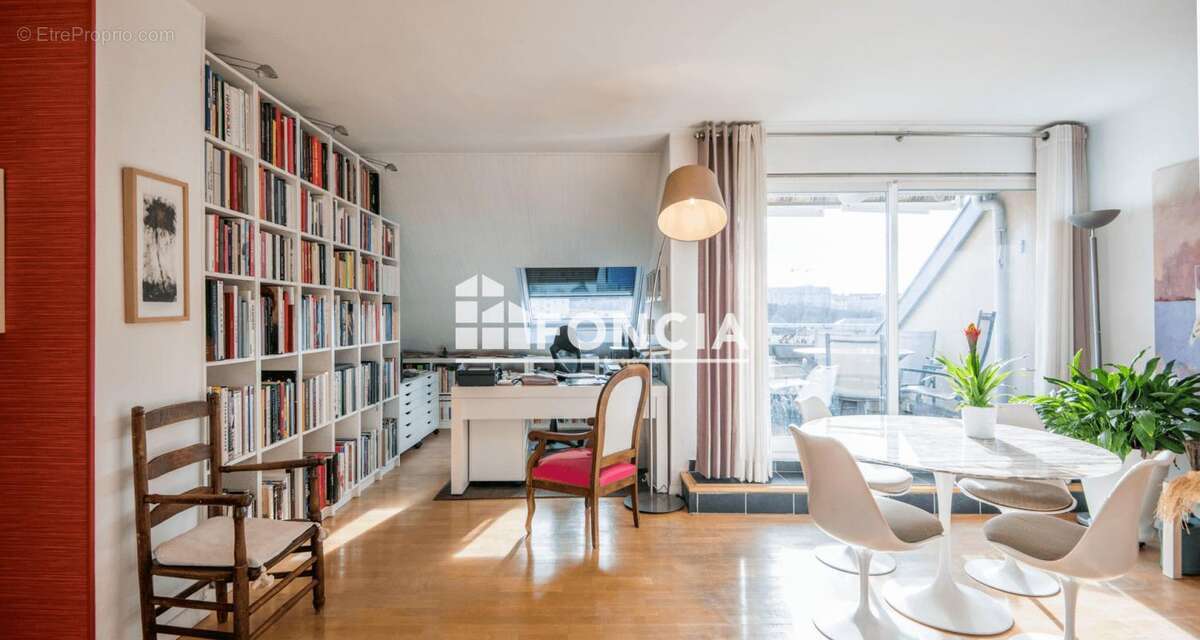 Dernier étage, 4 chambres et deux terrasses aux portes du centre-ville - photo 4