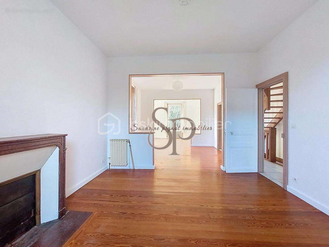 Maison à LORREZ-LE-BOCAGE-PREAUX