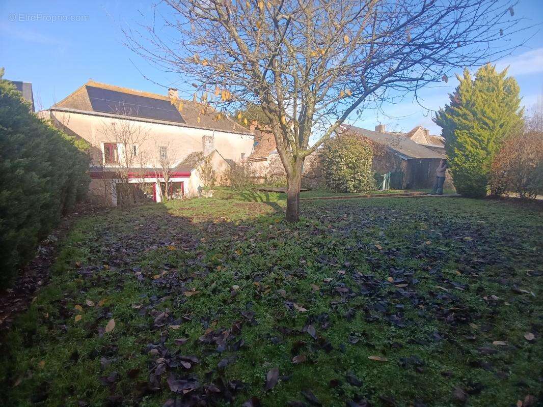 Maison à CHANTENAY-VILLEDIEU