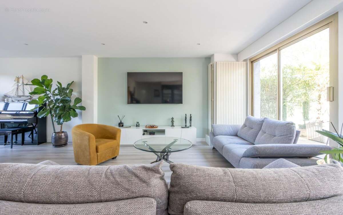 Appartement à SAINT-MAUR-DES-FOSSES