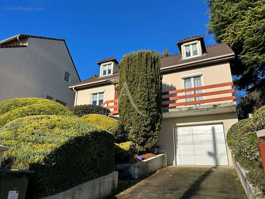 Maison à ATHIS-MONS