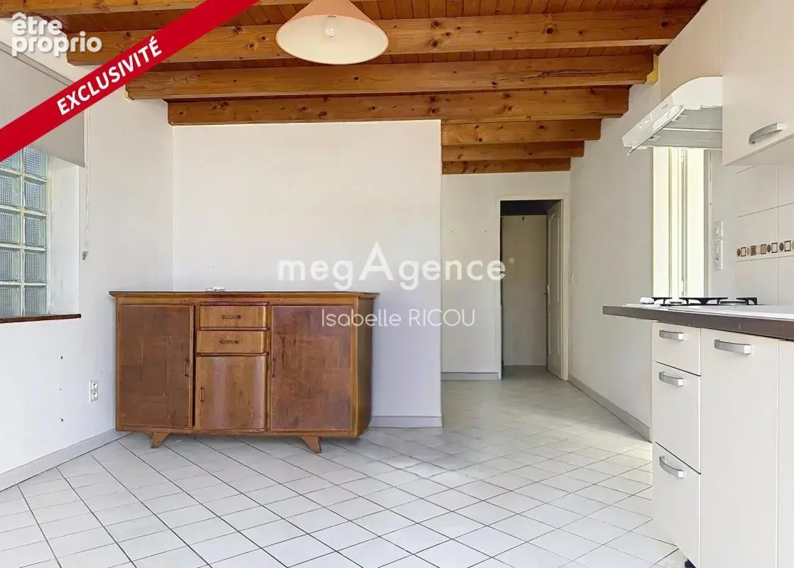 SAINT-PIERRE D'OLERON - La Chefmalière – Ensemble immobilier 196 m² habitables, chai en pierre et dépendances sur env. 1600 m² - photo 9