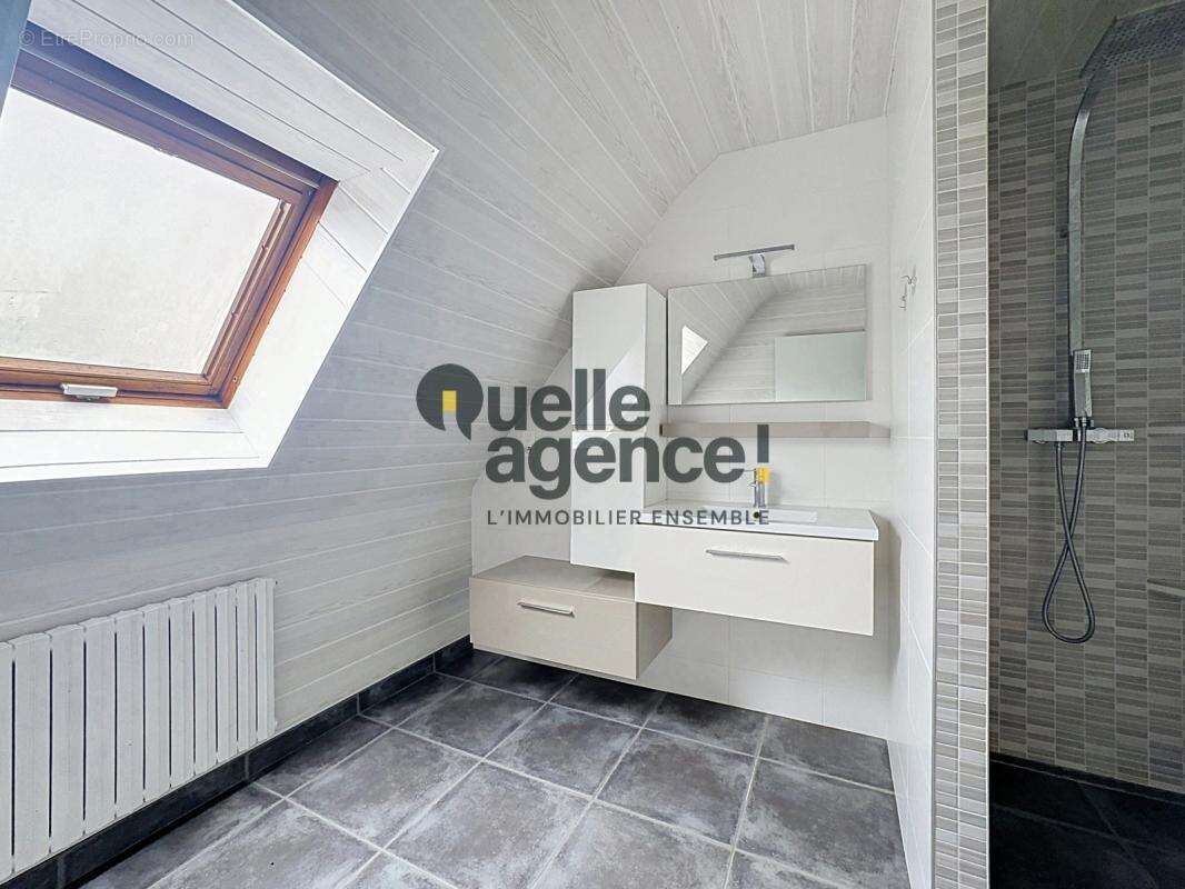 Maison familiale de 125m²  sur 1180 m² de jardin -entre bourg et plage - photo 12
