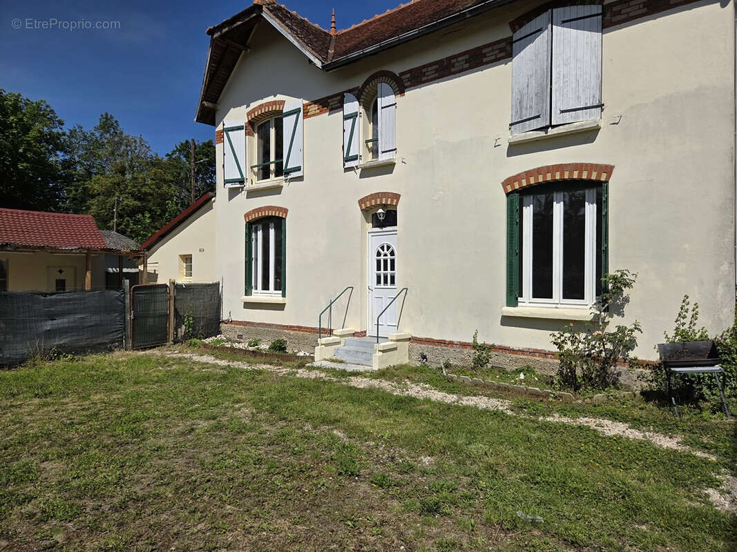 Appartement à LA CHAPELLE-SAINT-LUC