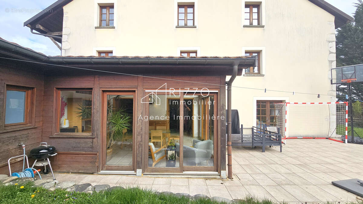 Prévessin-Moëns   Charmante maison villageoise en pierre de 220 m2 habitable, à deux pas du centre - photo 20