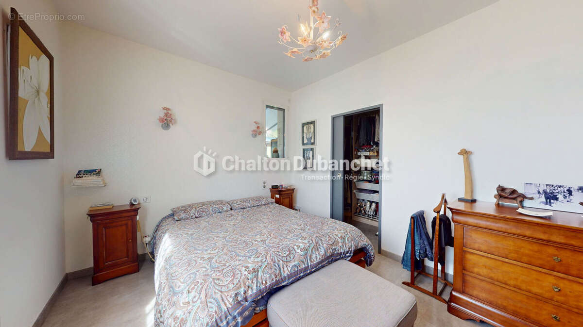 Maison à COURS-LA-VILLE