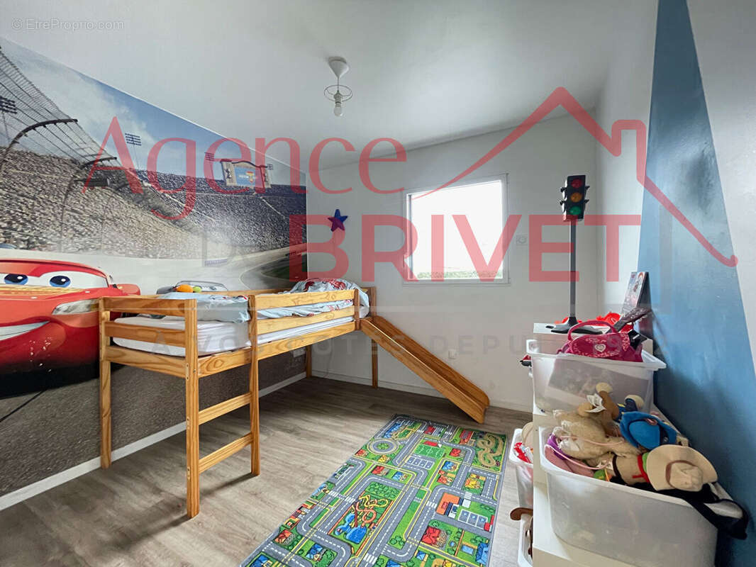 Maison à LA CHAPELLE-DES-MARAIS