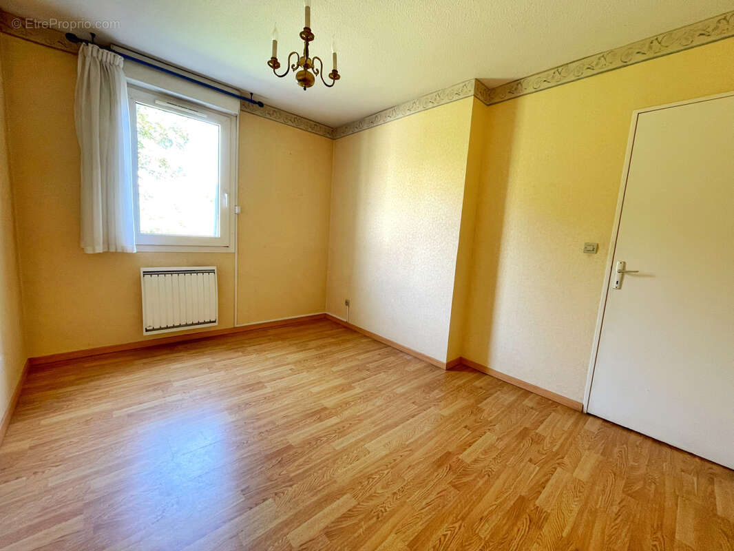 Appartement à SAINT-GENIS-LAVAL