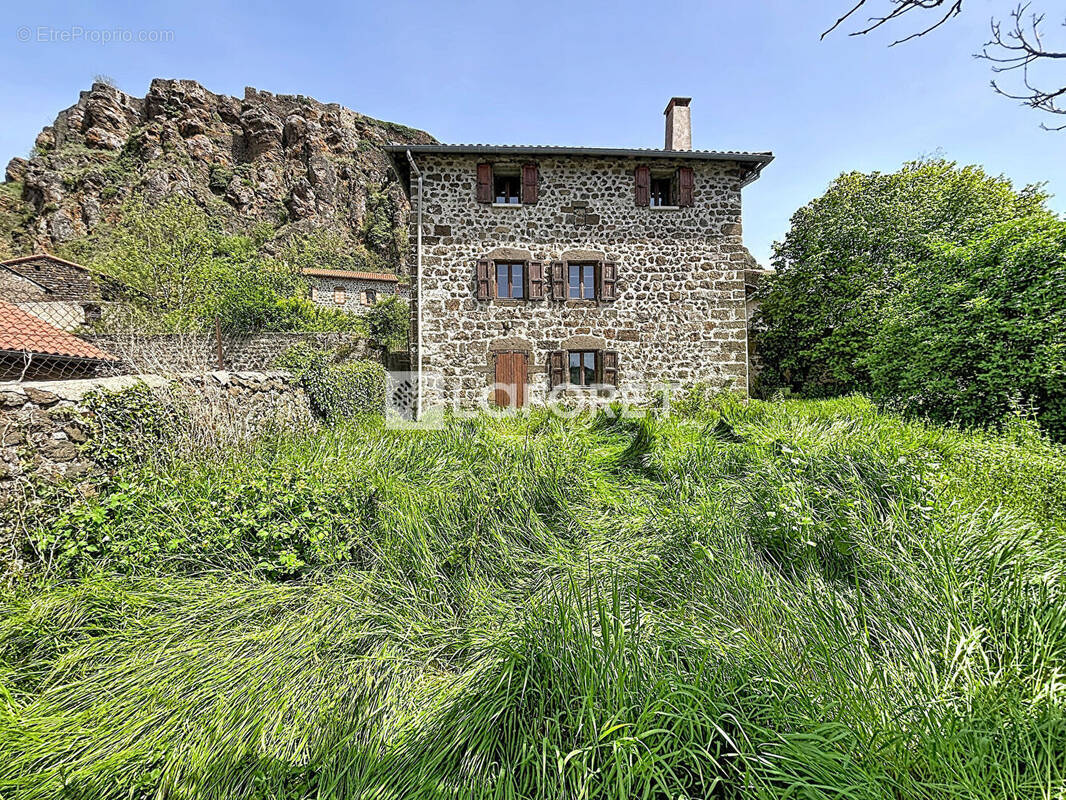 Appartement à POLIGNAC