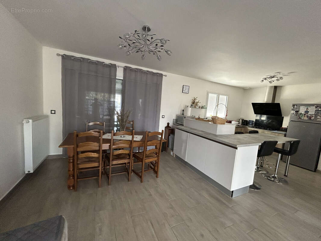 Maison 97 m² à Pars-Les-Romilly  - photo 4
