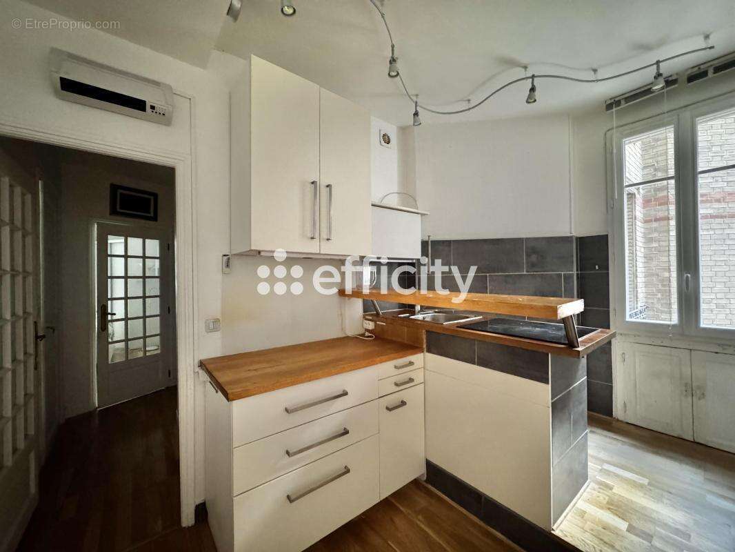 Appartement à PARIS-18E