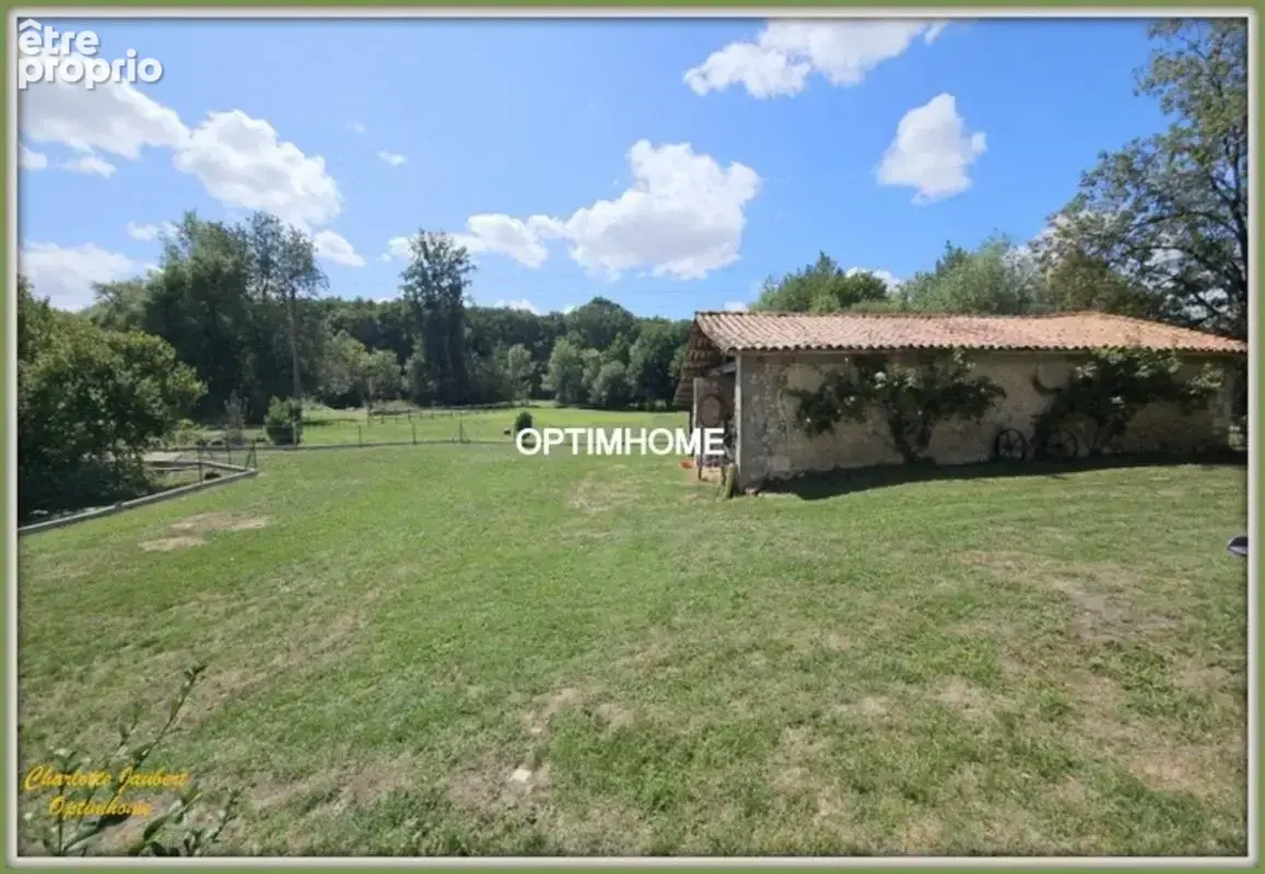 Ancien moulin rénové – 3,7 hectares au calme avec dépendances équestres - photo 3