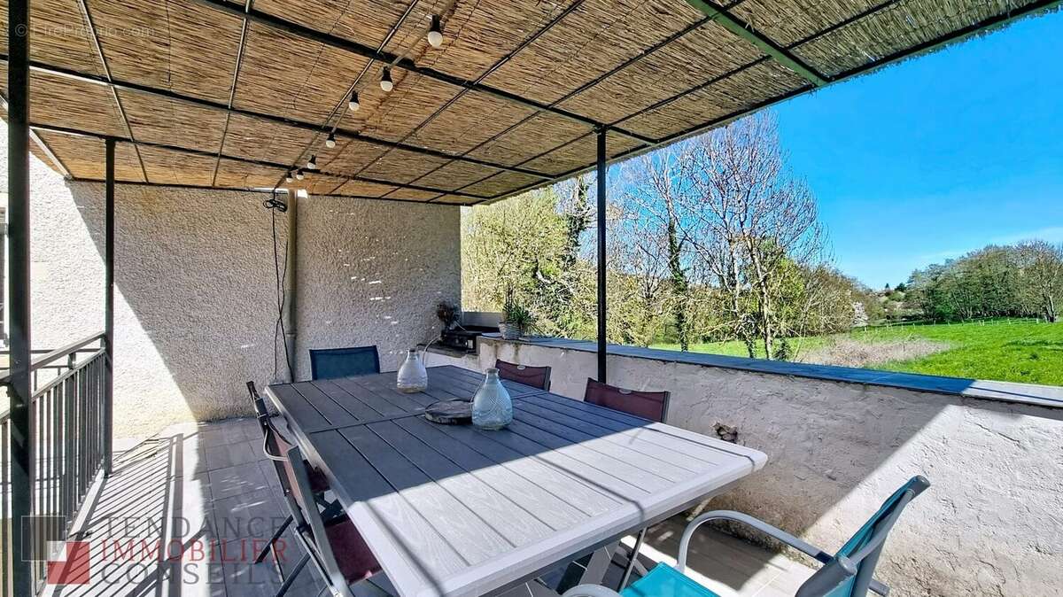 Maison à VAUX-EN-BEAUJOLAIS